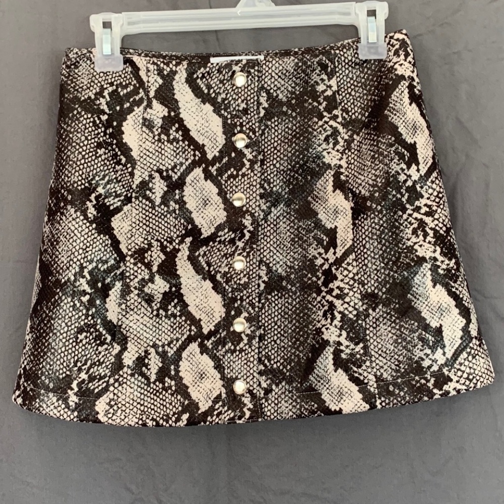 Urban Outfitters skirt - size S - NWT